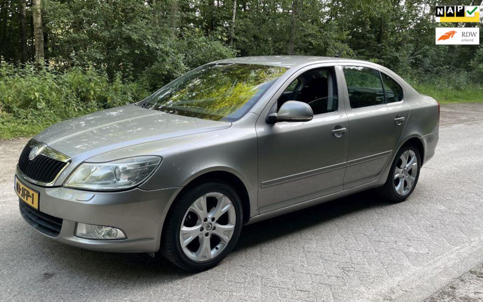 Skoda Octavia - 1.4 TSI Elegance Business Line Nieuwe APK Inruil is mogelijk - AutoWereld.nl