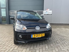 Volkswagen Up! - 1.0 high up! BlueMotion 5 Deurs Panoramadak (open dak) / Airco / Cruise control / Navigatie / LM-velgen Etc!