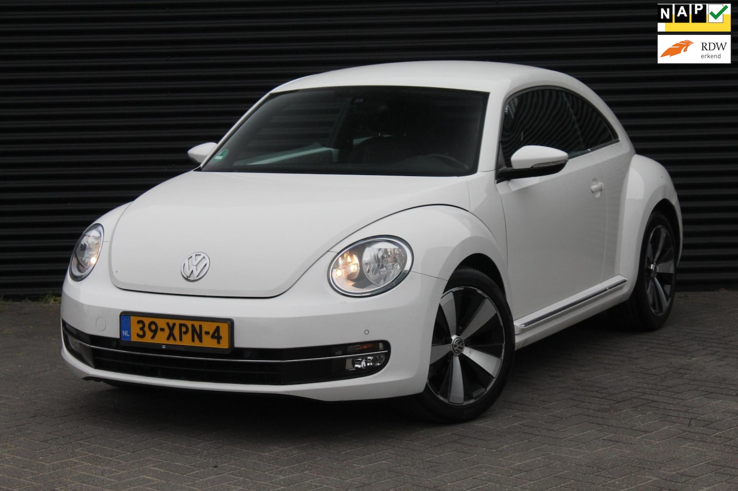 Volkswagen Beetle - 1.2 TSI Design | Navi | Clima | Cruise | - AutoWereld.nl
