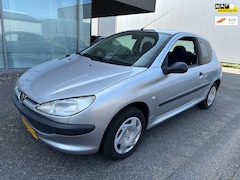 Peugeot 206 - 1.4 XR BJ 6-2001 APK 6-2026