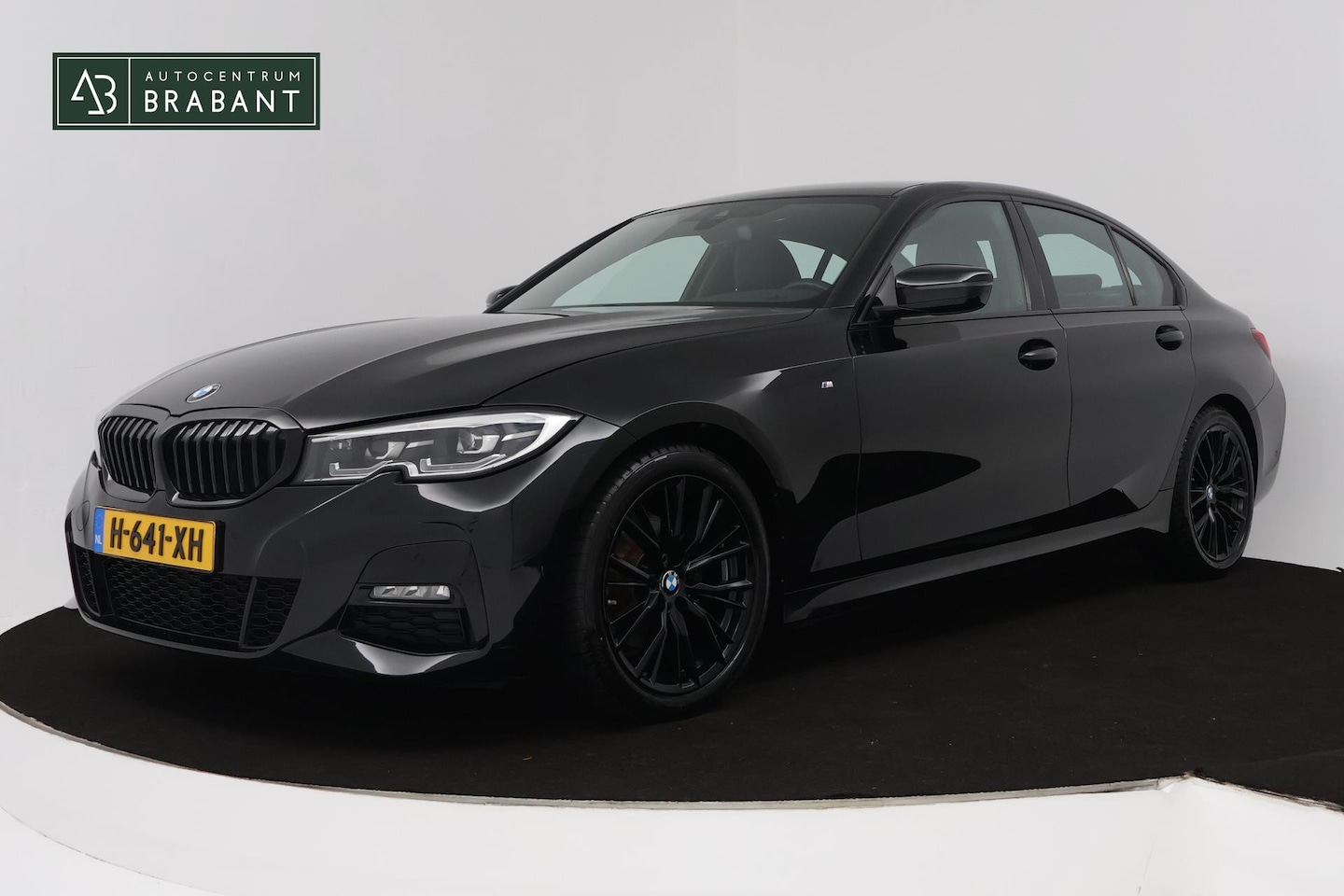BMW 3-serie - 320i High Executive Edition (PARKEERSENSOREN, STOELVERWARMING, LEER, NAVIGATIE, NL-AUTO) - AutoWereld.nl