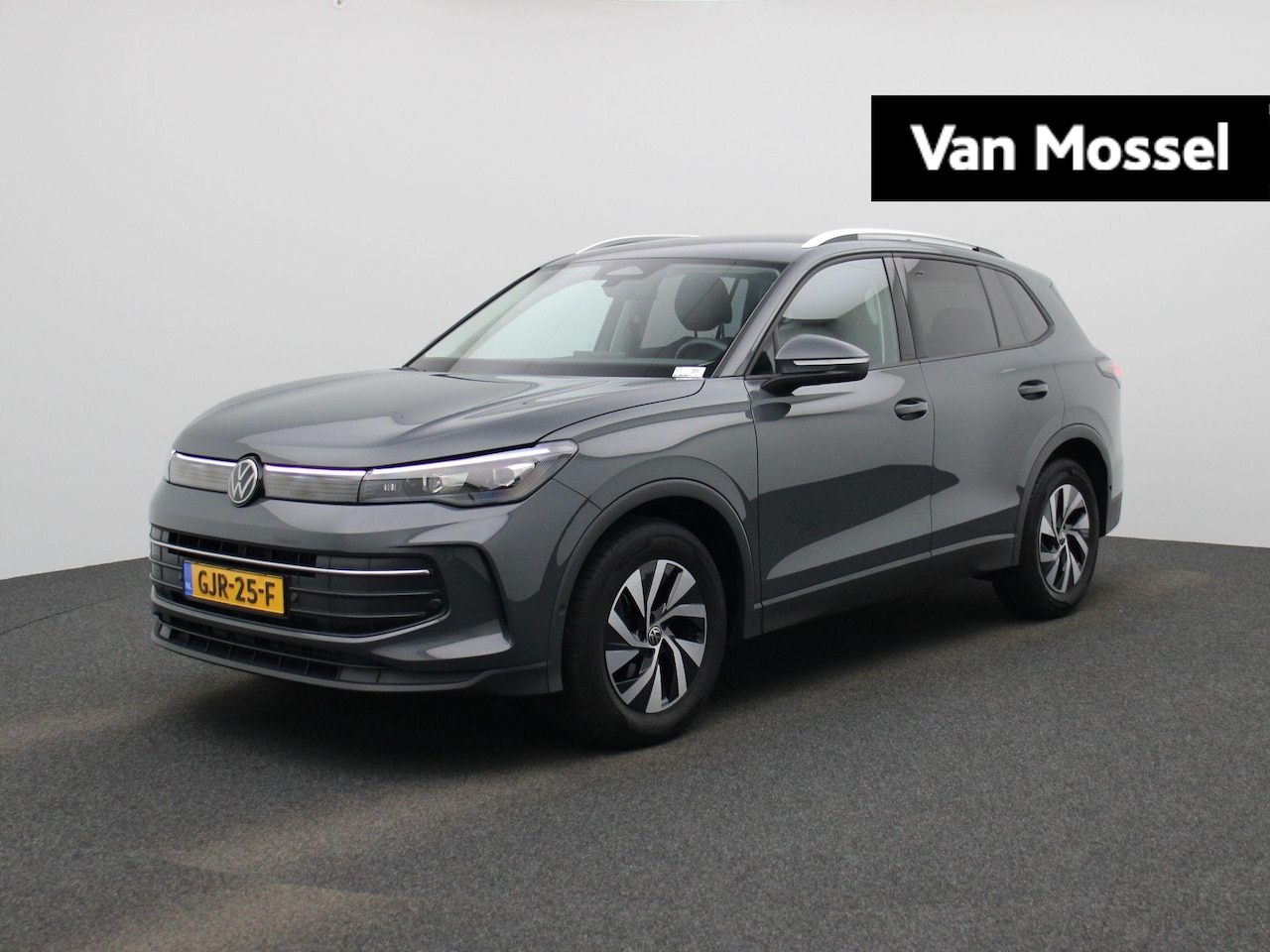 Volkswagen Tiguan - 1.5 eTSI Life Edition | Automaat | Navigatie | Airco | Parkeersensoren | Camera | 17 Inch - AutoWereld.nl