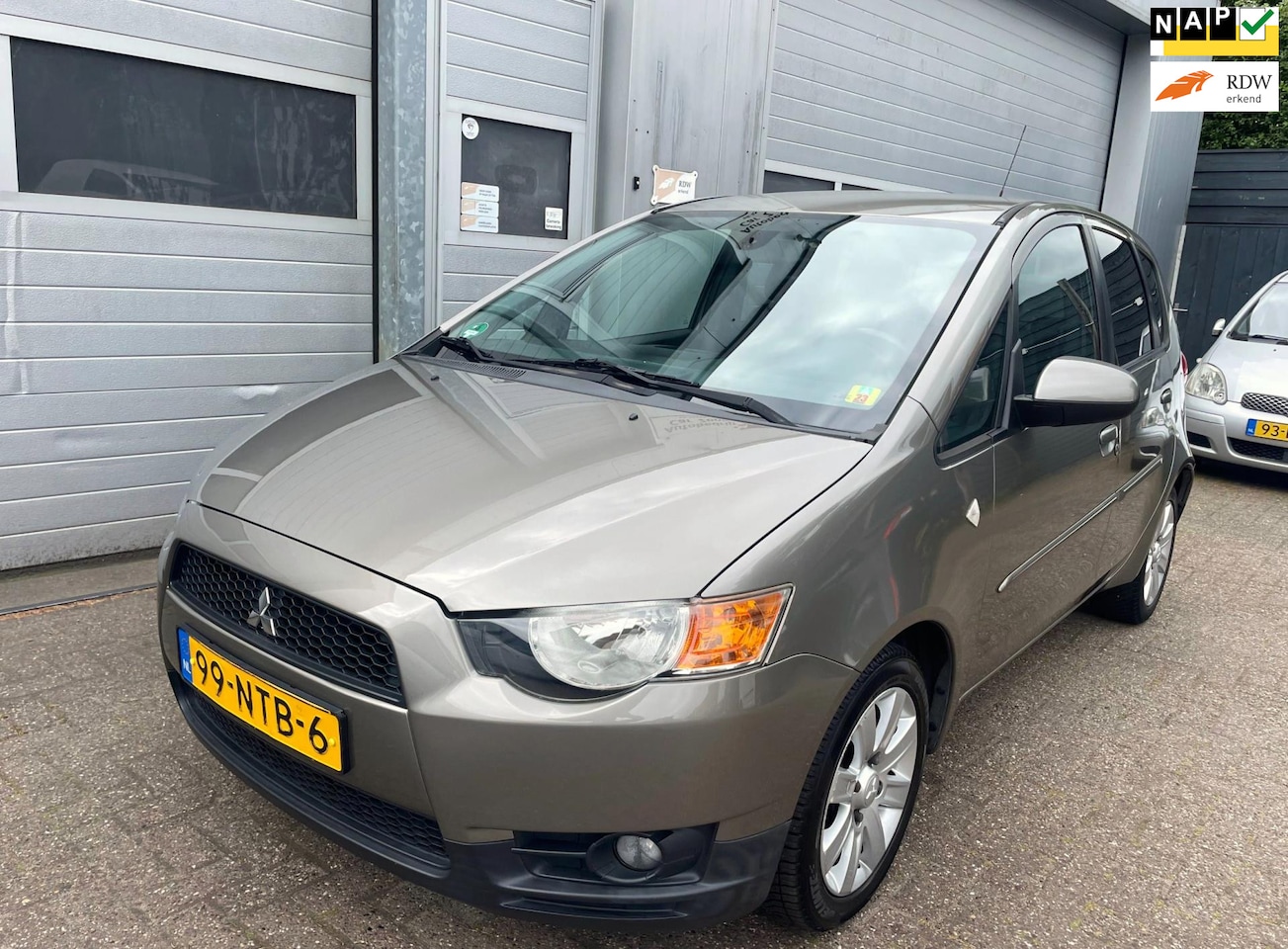 Mitsubishi Colt - 1.3 Edition Two 2010-Airco-Cruise-Velgen-APK - AutoWereld.nl