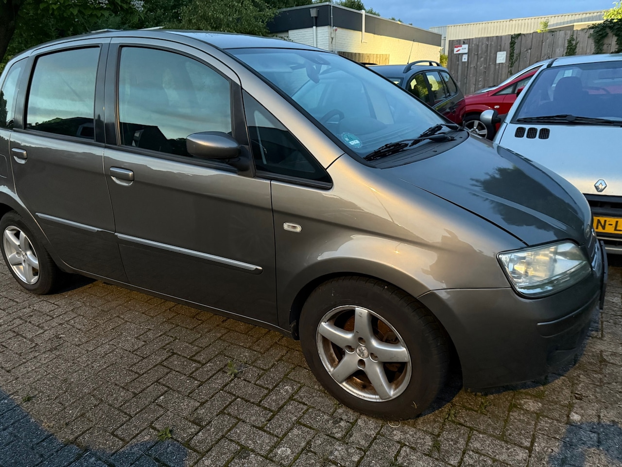 Fiat Idea - 1.4-16V Dynamic 1.4-16V Dynamic - AutoWereld.nl