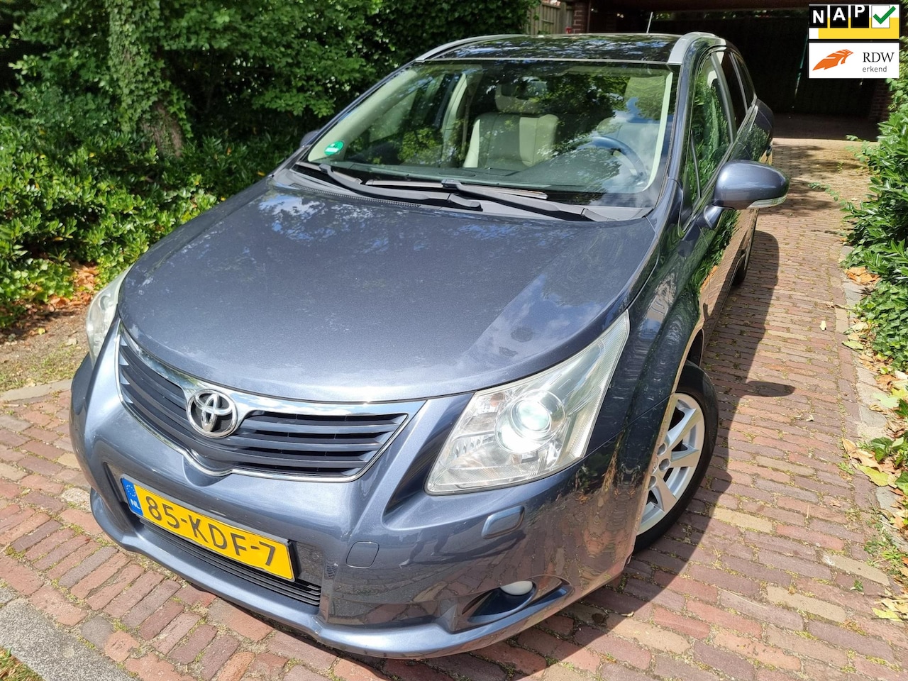 Toyota Avensis Wagon - 2.0 VVTi Aut. Executive Pano/Xenon/Leer - AutoWereld.nl