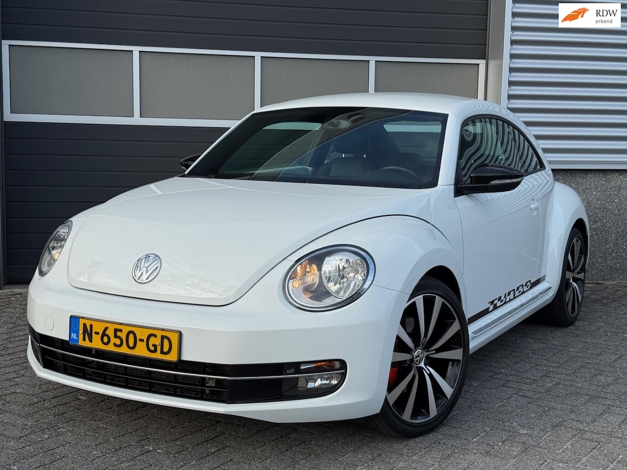 Volkswagen Beetle - 2.0 TSI Sport Leder Navi Fender - AutoWereld.nl