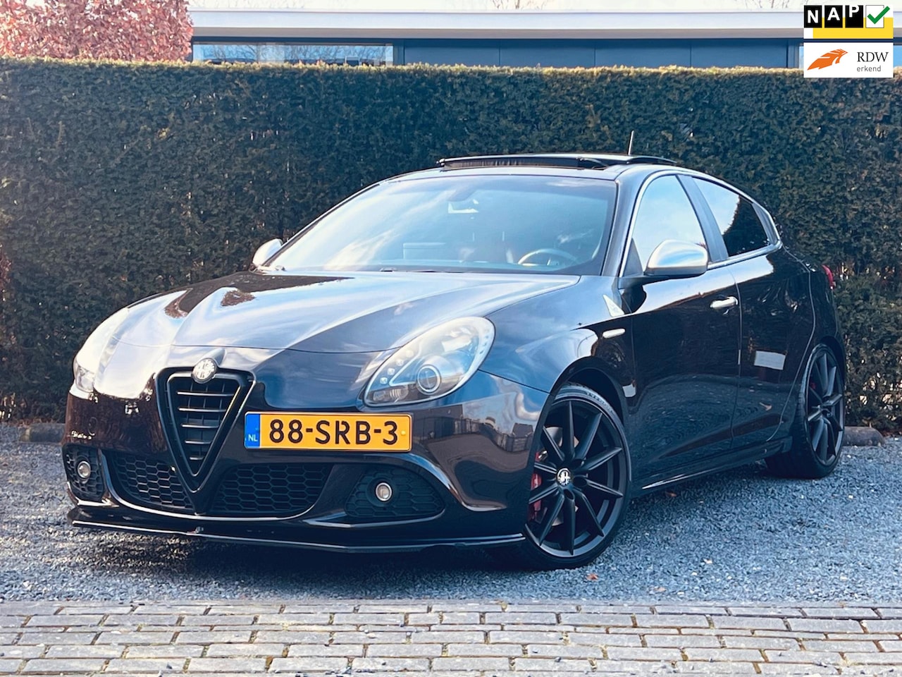 Alfa Romeo Giulietta - 1.4 T Distinctive | Pano | Rijklaar! - AutoWereld.nl