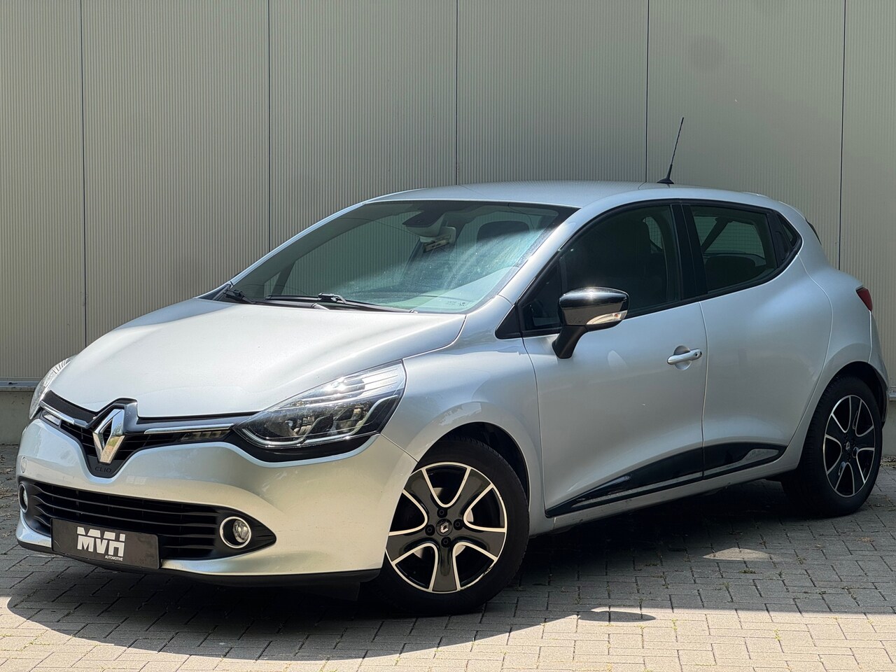 Renault Clio - Renault Clio 0.9 TCe 2015 Dynamique - Navi - Cruise/ Climate Control - PDC - LED - AutoWereld.nl