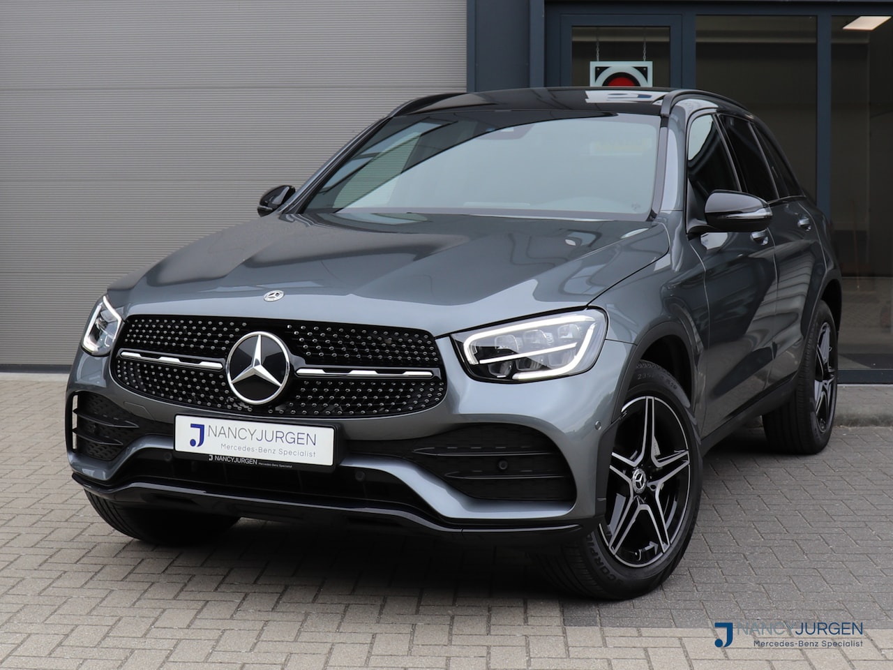 Mercedes-Benz GLC-klasse - 300e 4M | 2x AMG | Panorama SKD | Night Pakket | Park Assist | Camera | Wegklapb. Trekhaak - AutoWereld.nl