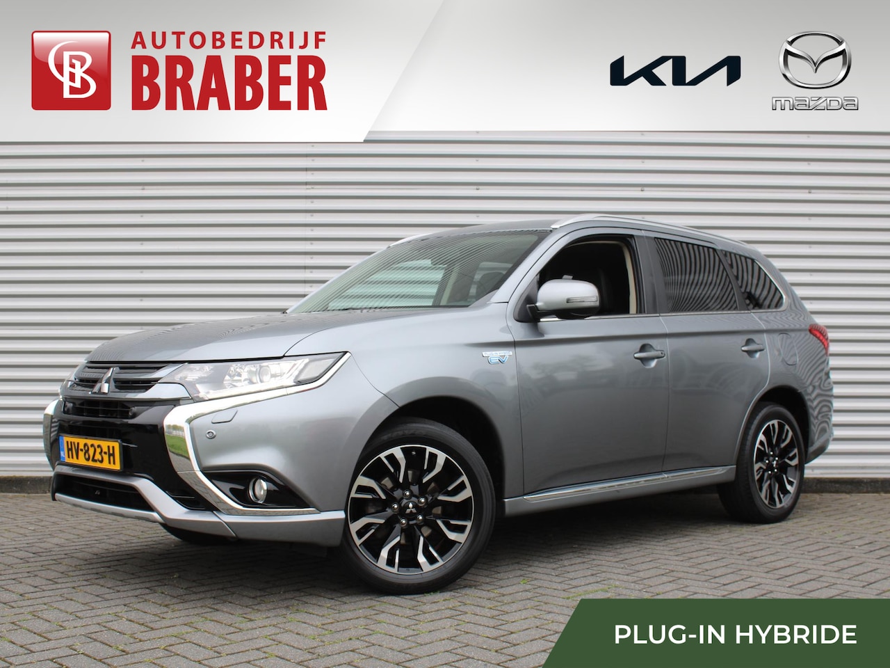 Mitsubishi Outlander - 2.0 PHEV Executive Edition | 18"LM | Clima | Cruise | Stoelverwarming | Dakdragers | Winte - AutoWereld.nl