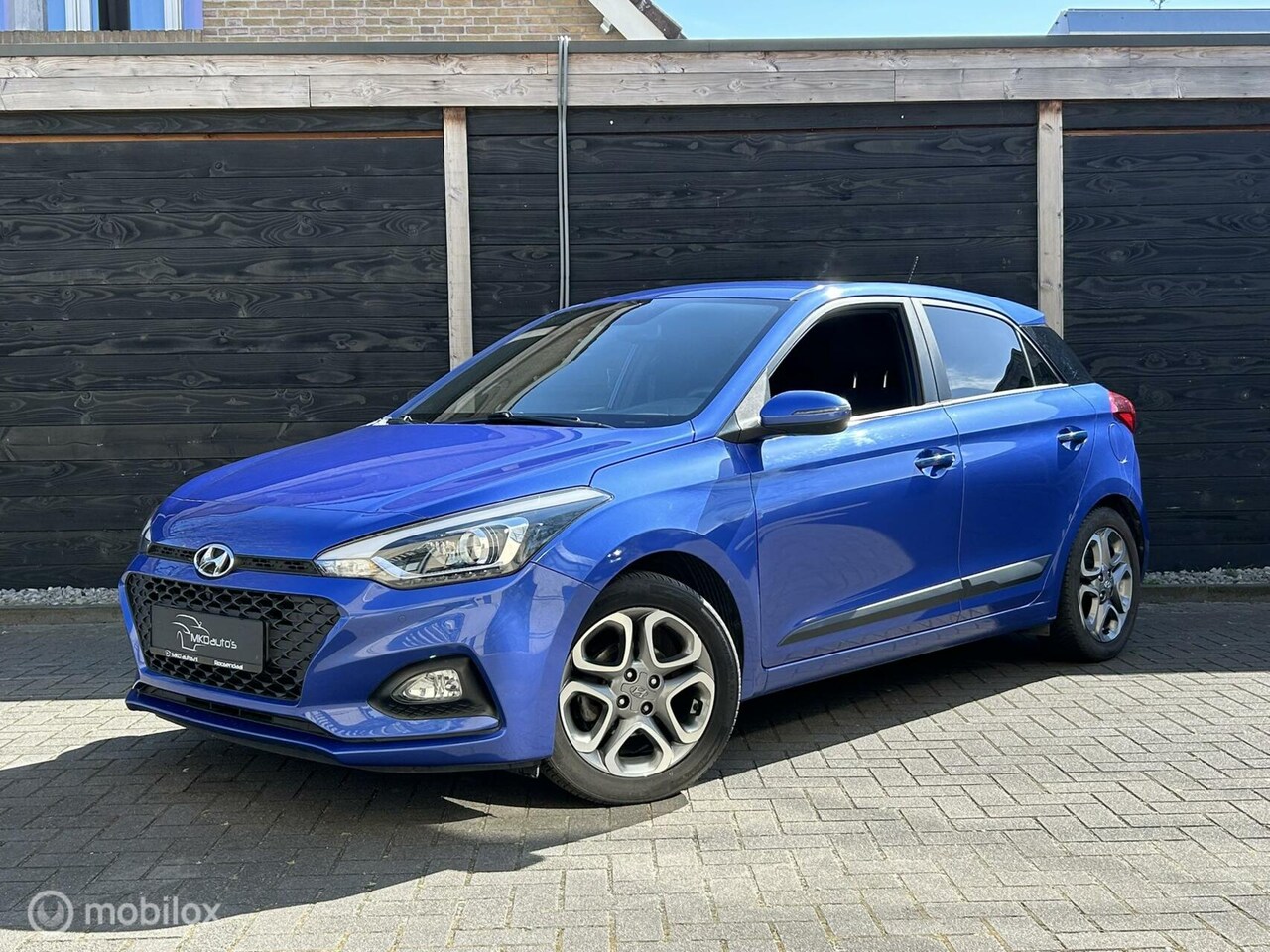 Hyundai i20 - 1.2 i-Motion Clima / LM / PDC / camera / Trekhaak/ 79.972KM - AutoWereld.nl