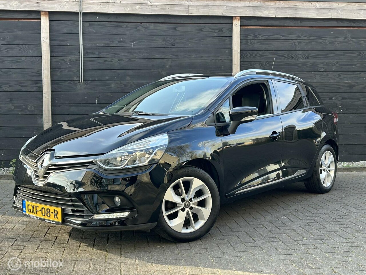 Renault Clio Estate - 0.9 TCe Limited LM / FM nav / parkeersensoren / 55.591 KM! 1e eig!! - AutoWereld.nl