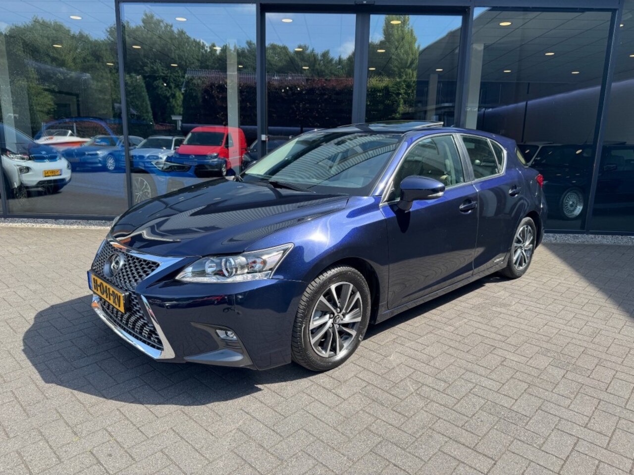 Lexus CT 200h - 200H Business Line,Vol leer,Schuifdak,lane assist,Adapt Cruise,Stoelverw,Etc - AutoWereld.nl