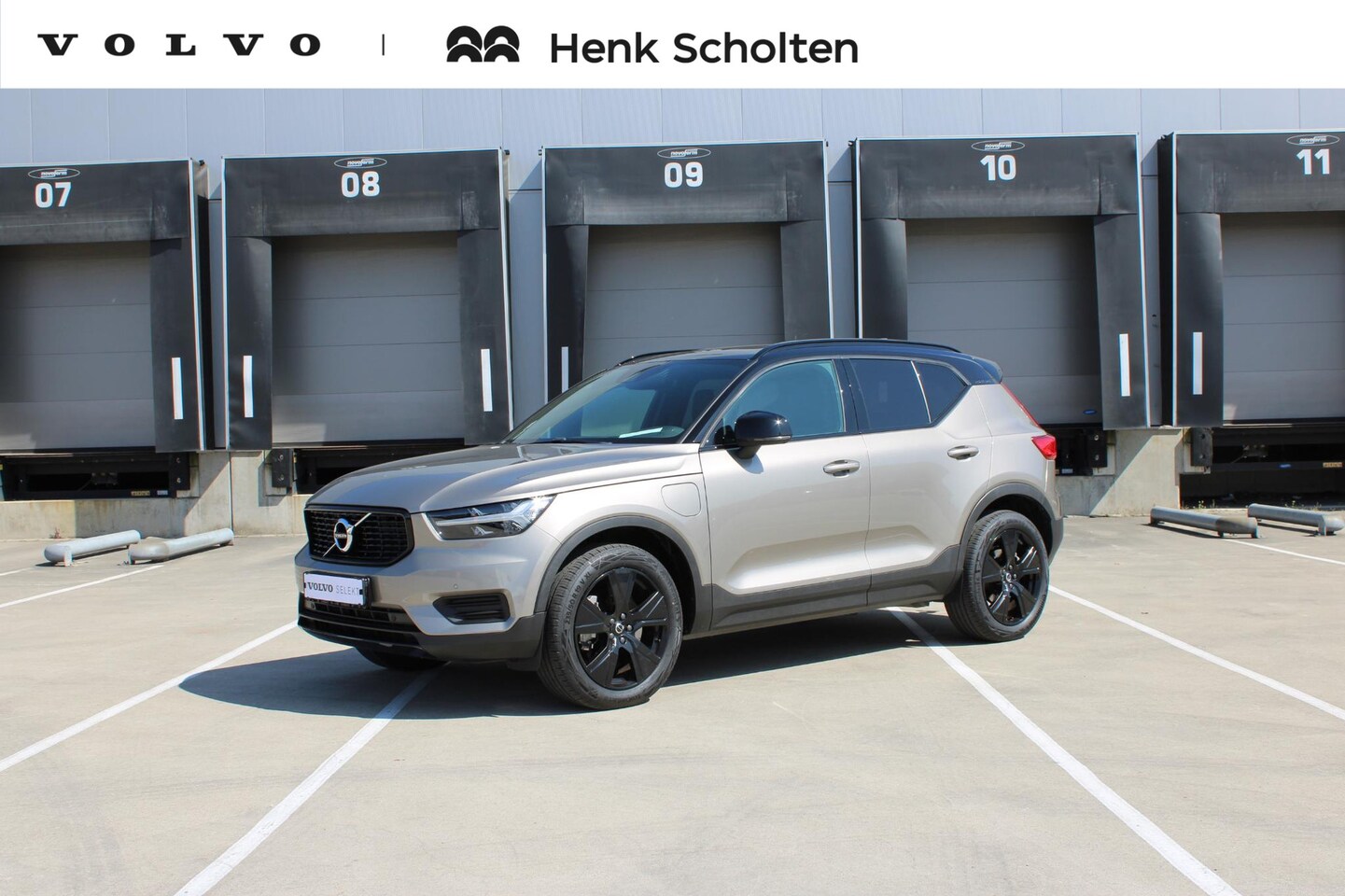 Volvo XC40 - T4 210PK Recharge R-Design | Elektrisch glazen panorama-dak | Grootlicht Assistent | DAB+ - AutoWereld.nl