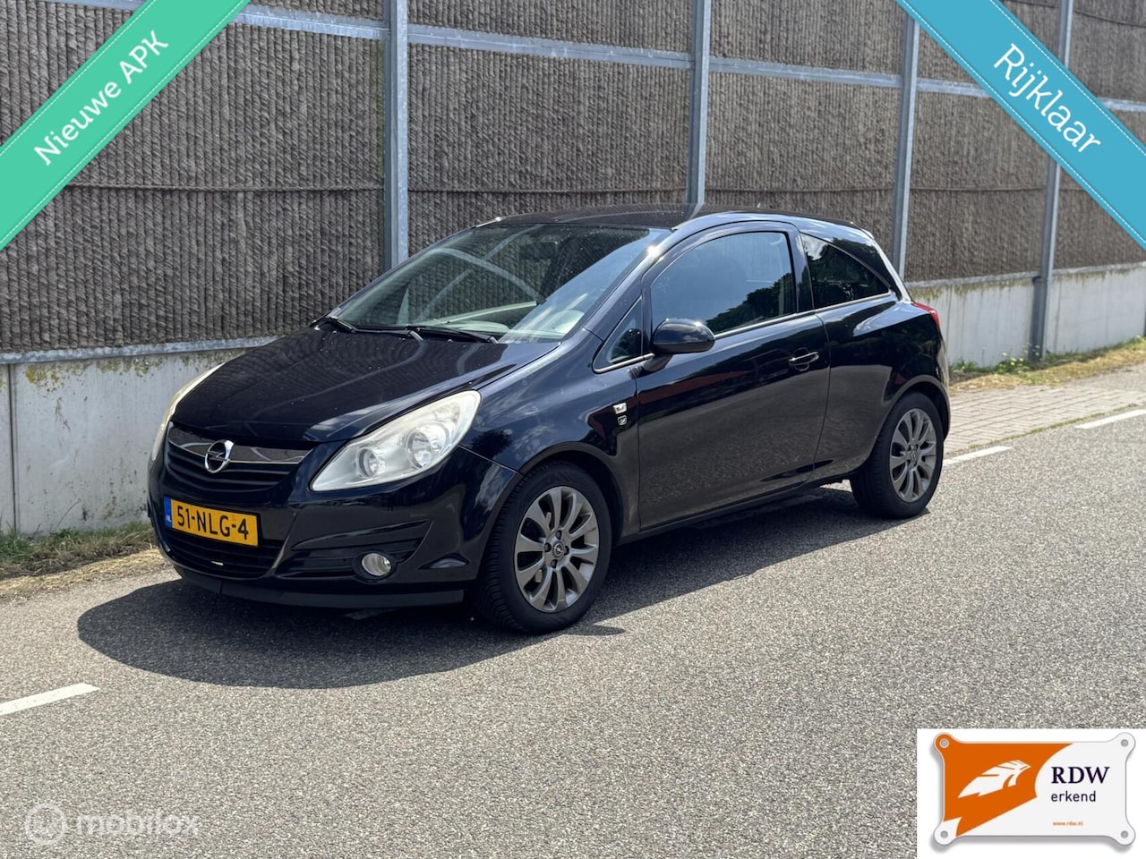 Opel Corsa - 1.4-16V 111 EDITION NAP/AIRCO/NWE APK/ELEK PAKKET - AutoWereld.nl