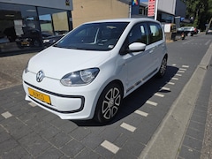 Volkswagen Up! - 1.0 BMT club 5 deurs , airco, sportvelgen, navigatie, parkeer sensoren, enz