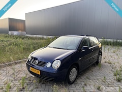 Volkswagen Polo - 1.4 AUTOMAAT/ 5DRS/ AIRCO/ CRUISE CONTROL/ NETTE AUTO/ NETTE AUTO/ APPLE CARPLAY