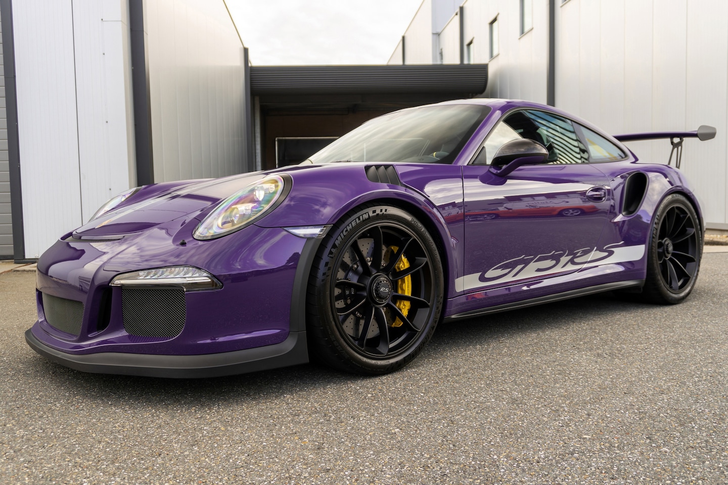Porsche 911 - (991) GT3 RS - Ultra Violet - Lift - PCCB - AutoWereld.nl