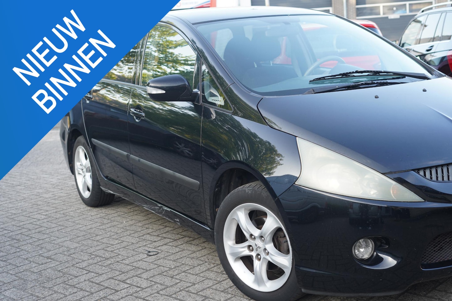 Mitsubishi Grandis - 2.4-16V Intense 2.4-16V Intense - AutoWereld.nl