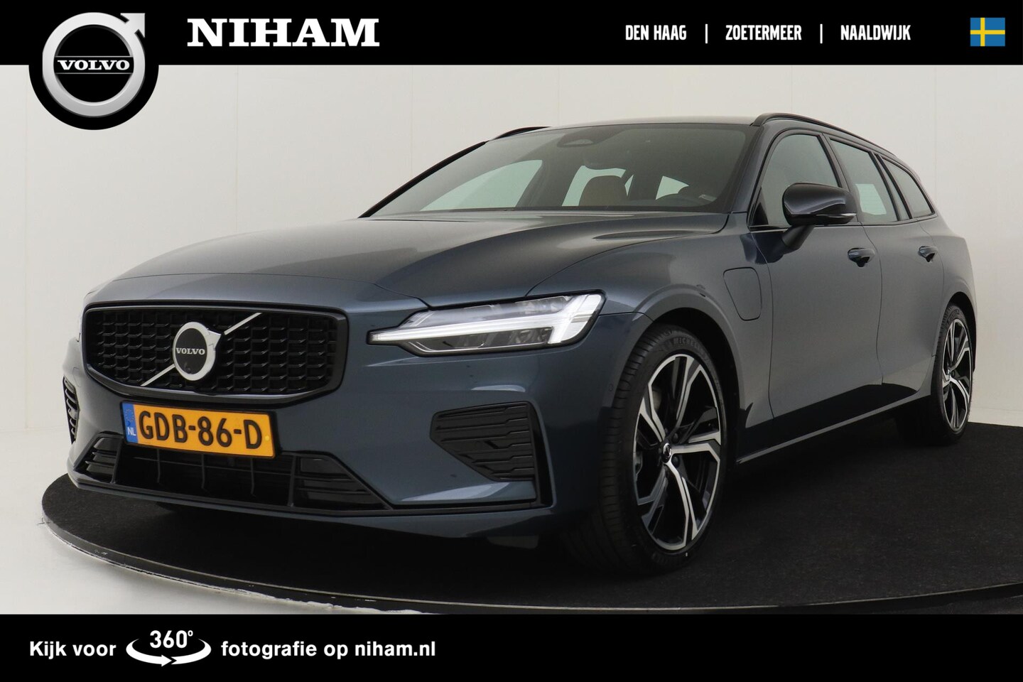 Volvo V60 - Volvo V60 T6 RECHARGE AWD PLUS DARK -EXTERIEUR STYLING|GEVENT.LEDER|360°CAM|ADAP.CRUISE|KE - AutoWereld.nl
