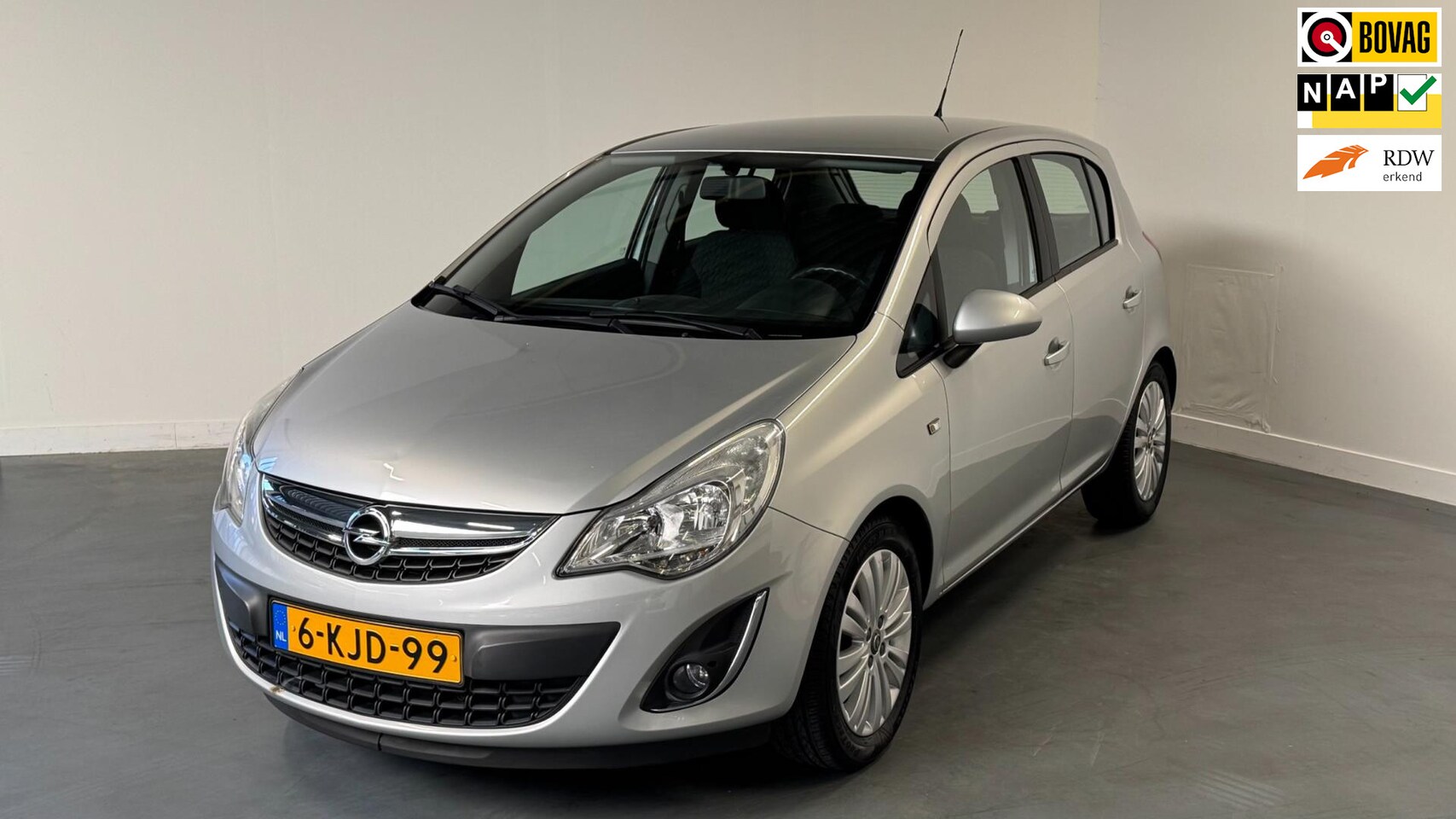 Opel Corsa - 1.4-16V Design Edition | NL-AUTO | CRUISE CONTROL | PARKEERSENS. ACHTER | VERWARM. STOELEN - AutoWereld.nl