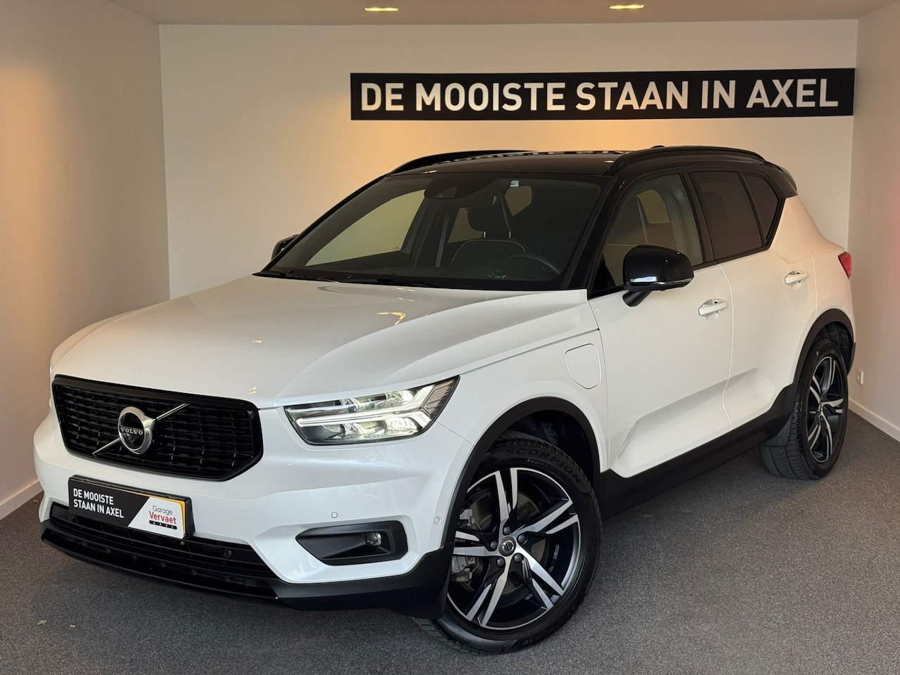 Volvo XC40 - 1.5 T4 Recharge R-Design Expression 1.5 T4 Recharge R-Design Expression - AutoWereld.nl