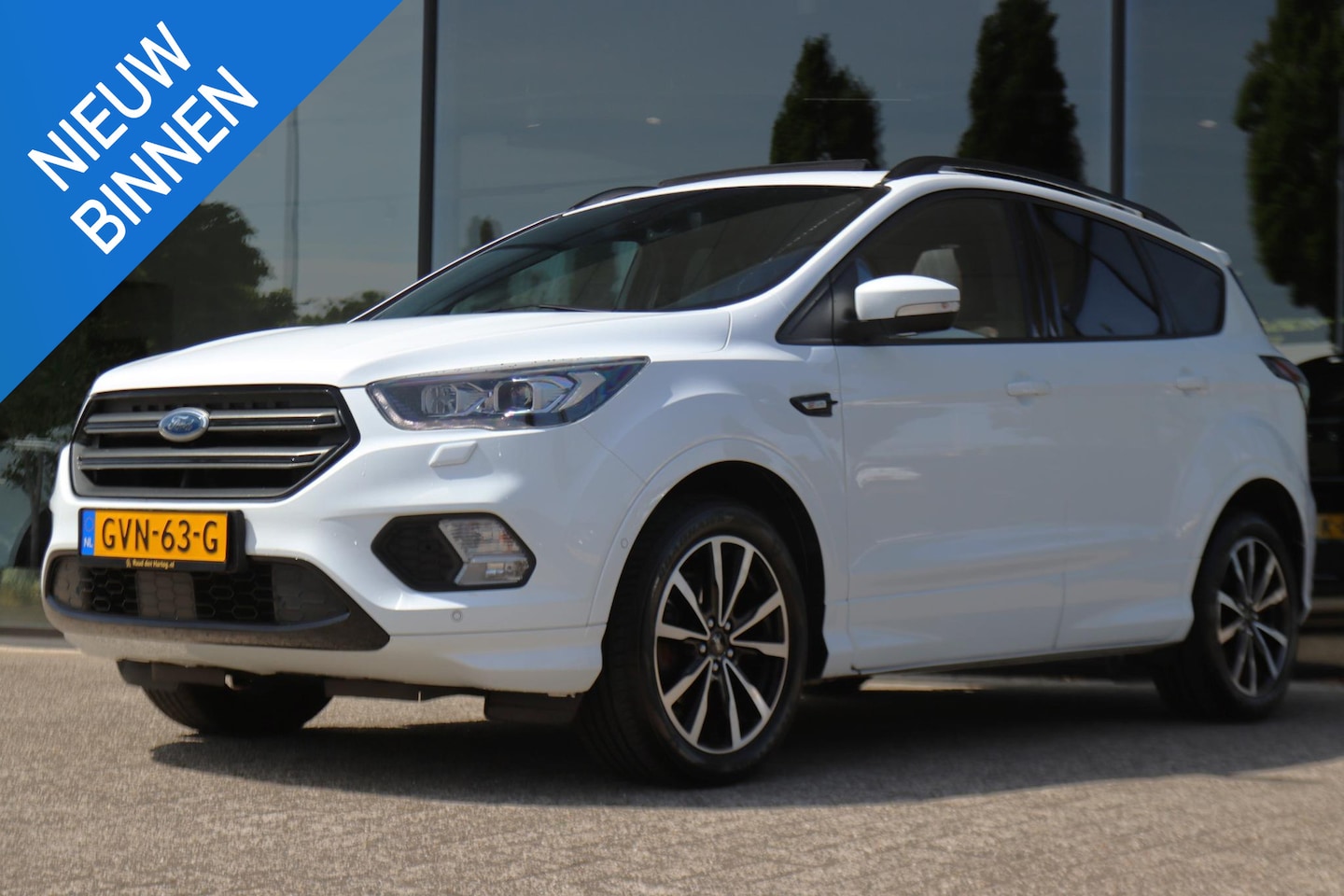 Ford Kuga - 1.5 ECOBOOST ST-LINE | PANO | CARPLAY | XENON | KEY-LESS | WINTERPACK | CAMERA | CRUISE | - AutoWereld.nl