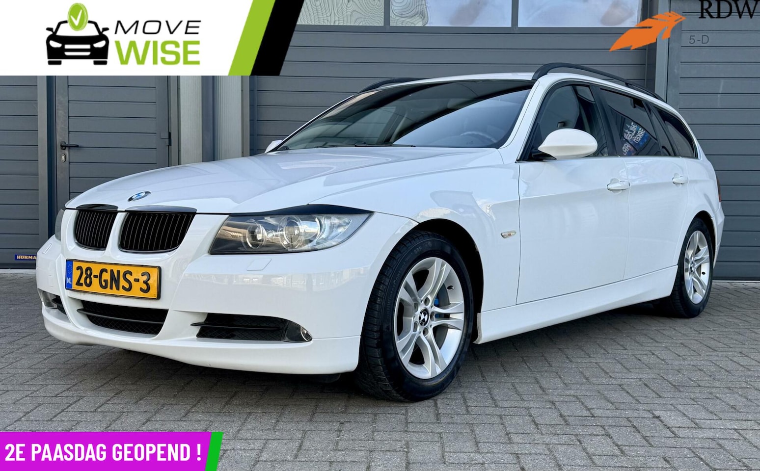 BMW 3-serie Touring - 325i 6 Cil. 210pk High Executive Sport | 6 Cilinder ! | Automaat | Trekhaak Wegklp. | NL A - AutoWereld.nl