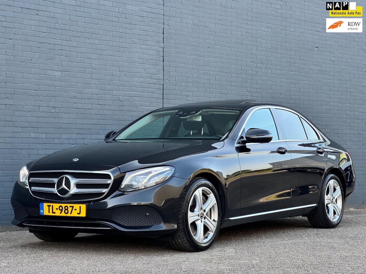 Mercedes-Benz E-klasse - 350 d 4Matic Premium Plus|EXTRA PEDALEN|SCHUIFDAK| - AutoWereld.nl