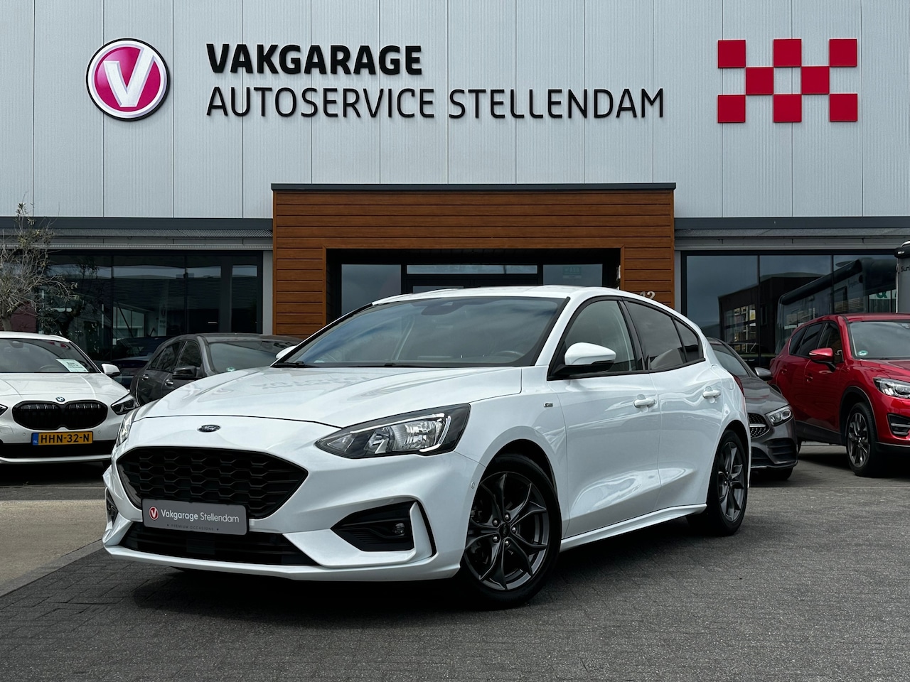 Ford Focus - 1.0 EcoBoost ST Line Business|Carplay|Camera|17” LM Velgen|Parkeerhulp|Cruise Control - AutoWereld.nl
