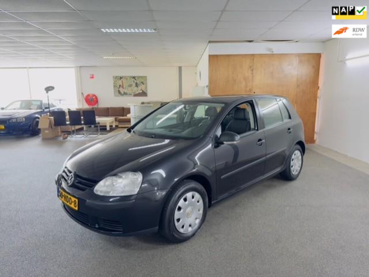 Volkswagen Golf - 1.6 FSI Trendline Apk Nieuw,Airco,Cruise,N.A.P,5Deurs,Radio - Aux speler,2 sleutels,Topsta - AutoWereld.nl