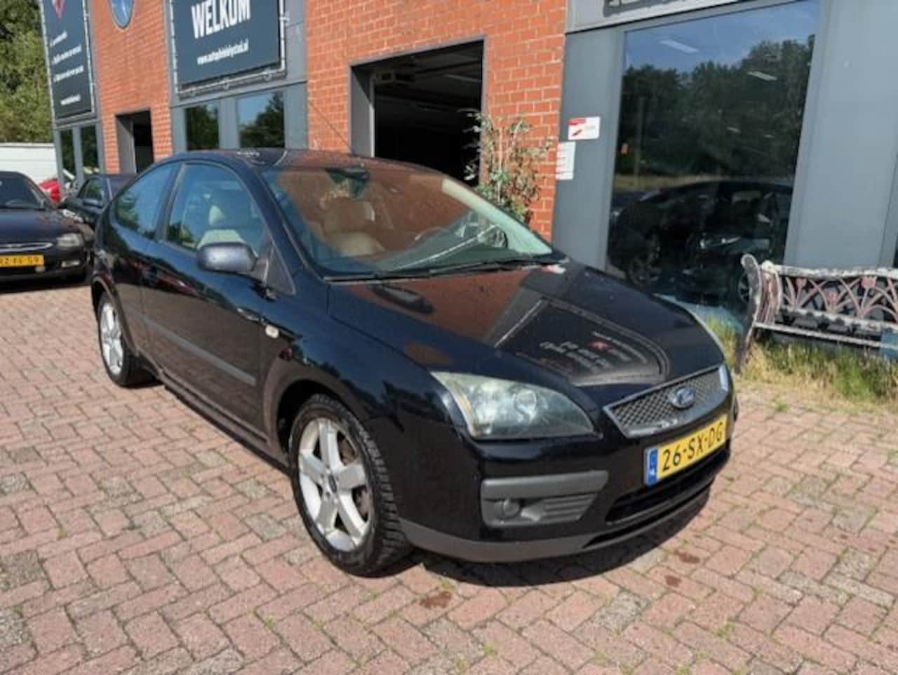 Ford Focus - 1.6-16V Futura Clima, LEER - AutoWereld.nl