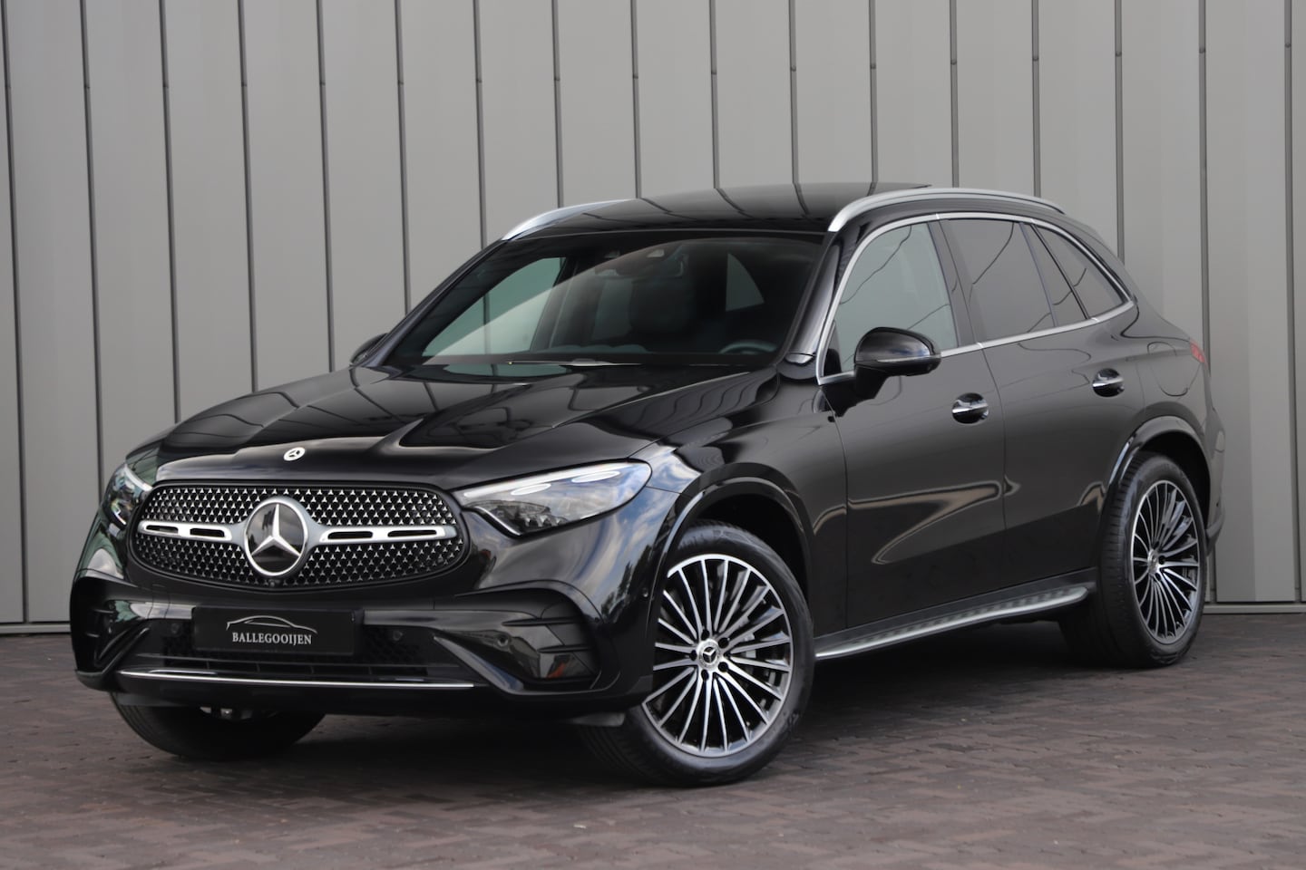 Mercedes-Benz GLC-klasse - 400e AMG 4-Matic | 381PK | Luchtvering | Achterasbesturing | Head-up | Keyles-go | Pano | - AutoWereld.nl