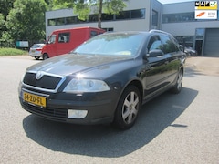 Skoda Octavia Combi - 1.8 TSI Elegance apk 06-2026 xenon trekhaak lmv ecc