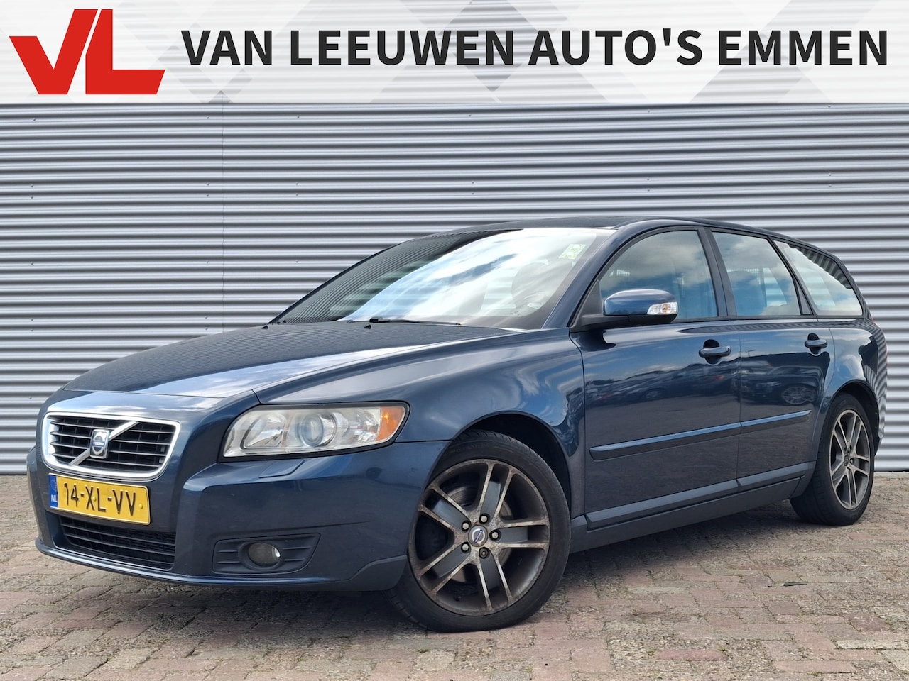 Volvo V50 - 2.4i Edition II | Nieuw Binnen! | Stoelverwarming | Clima | Trekhaak - AutoWereld.nl