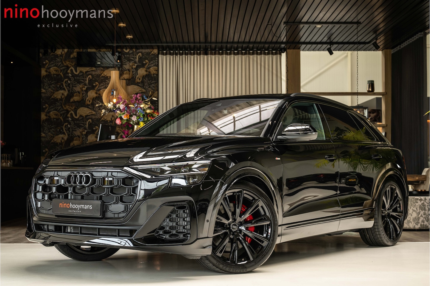 Audi Q8 - 60 TFSI e Competition | 5 jaar garantie | Alcantara | Rood stiksel | Rode gordel | Soft-cl - AutoWereld.nl