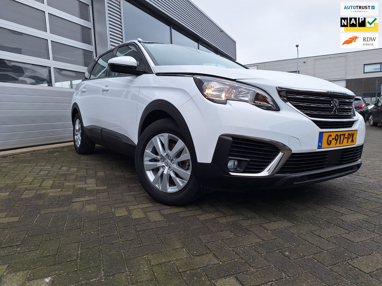 Peugeot 5008 - 1.2 P.Tech, 7 persoons, Automaat, Navi, Camera, PDC - AutoWereld.nl