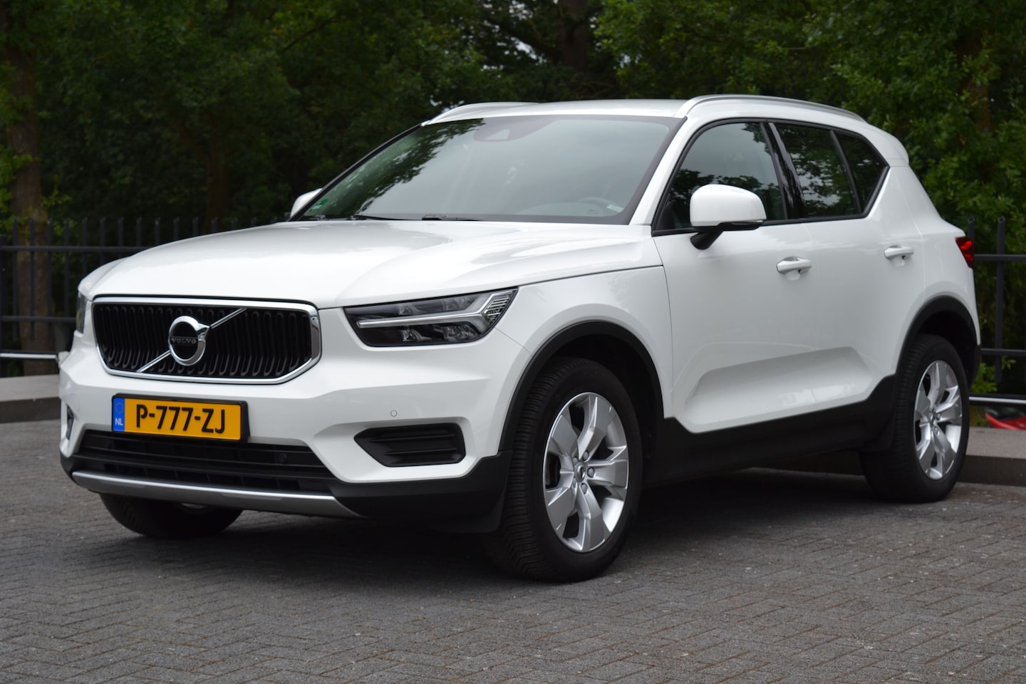 Volvo XC40 - T3 Momentum | Leder | Trekhaak - AutoWereld.nl