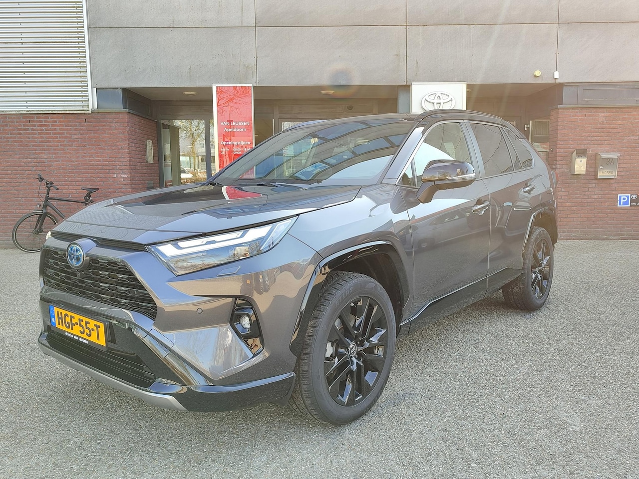 Toyota RAV4 - 2.5 Hybrid BI-TONE STOEL/STUURVERW 360° CAMERA JBL-AUDIO BLIND SPOT 19'' LM-VELGEN EL-ACHT - AutoWereld.nl