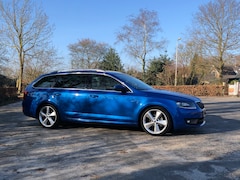 Skoda Octavia Combi - 1.4 TSI Greentech Elegance Businessline 200PK Race blue metallic