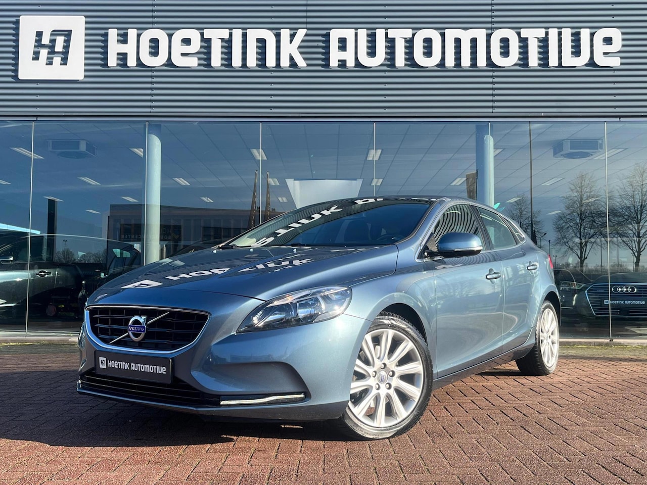 Volvo V40 - 1.6 T4 Momentum | Navi | Sensor | Ambiente | Trekhaak - AutoWereld.nl