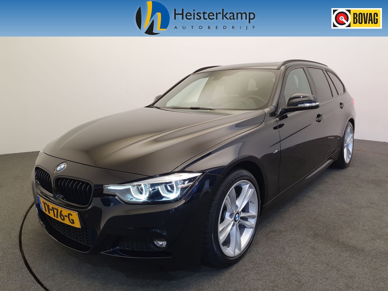BMW 3-serie Touring - 320i M-sport Trekhaak, Panoramadak, Leder - AutoWereld.nl