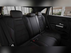 Mercedes-Benz GLA-Klasse - 180 Business Solution AMG | Panoramaschuifdak | Premium Plus | head-up display | Trekhaak
