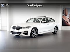 BMW 3-serie - Sedan 330e eDrive Edition | M Sport | Glazen Schuif-/kanteldak | Stoelverwarming | Head-up