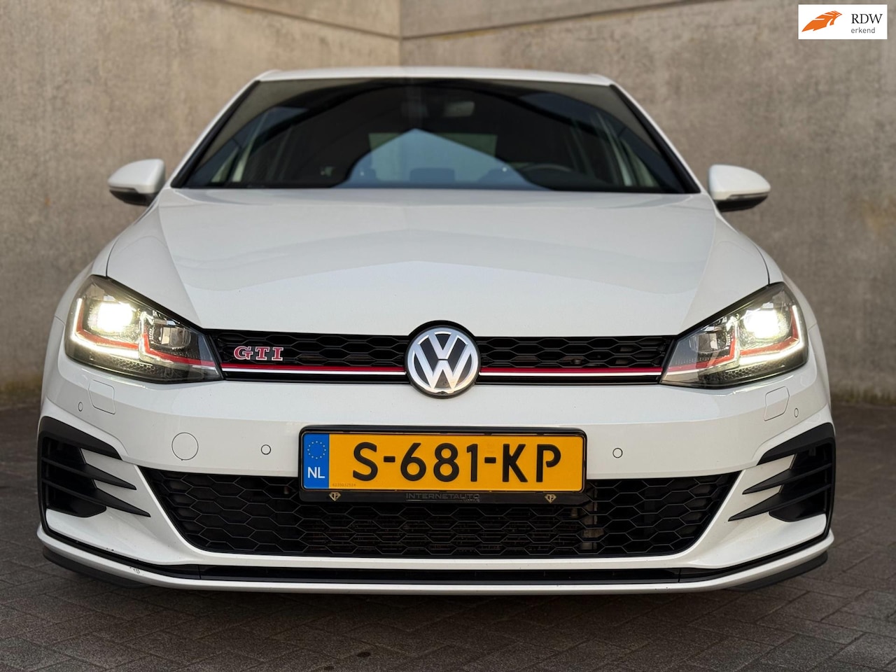 Volkswagen Golf - 2.0 TSI GTI Performance 2.0 TSI GTI Performance, LED, STOELVERWARMING, VIRTUAL, ACC! - AutoWereld.nl