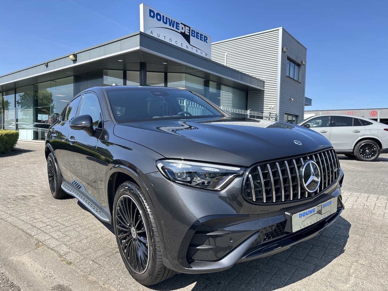 Mercedes-Benz GLC-klasse Coupé - 300e 4MATIC AMG Line Pano-Dak | Burmester | Distronic | Night | Keyless - AutoWereld.nl