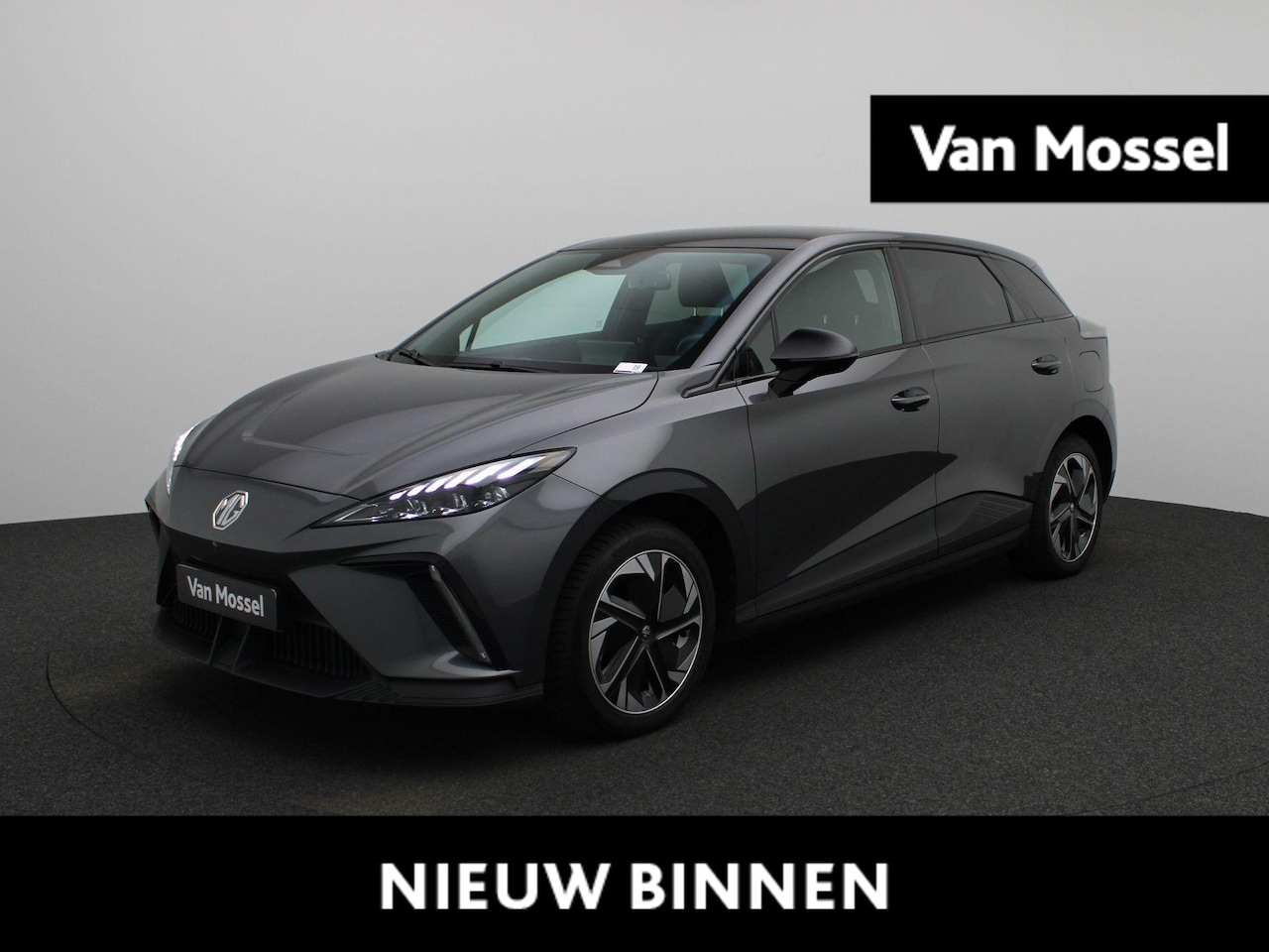 MG MG4 Electric - Luxury 64 kWh - AutoWereld.nl
