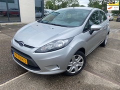 Ford Fiesta - 1.25 Trend / 1 JAAR APK / AIRCO / NAP / BOEKJES / TWEE SLEUTELS / ZEER NETTE AUTO