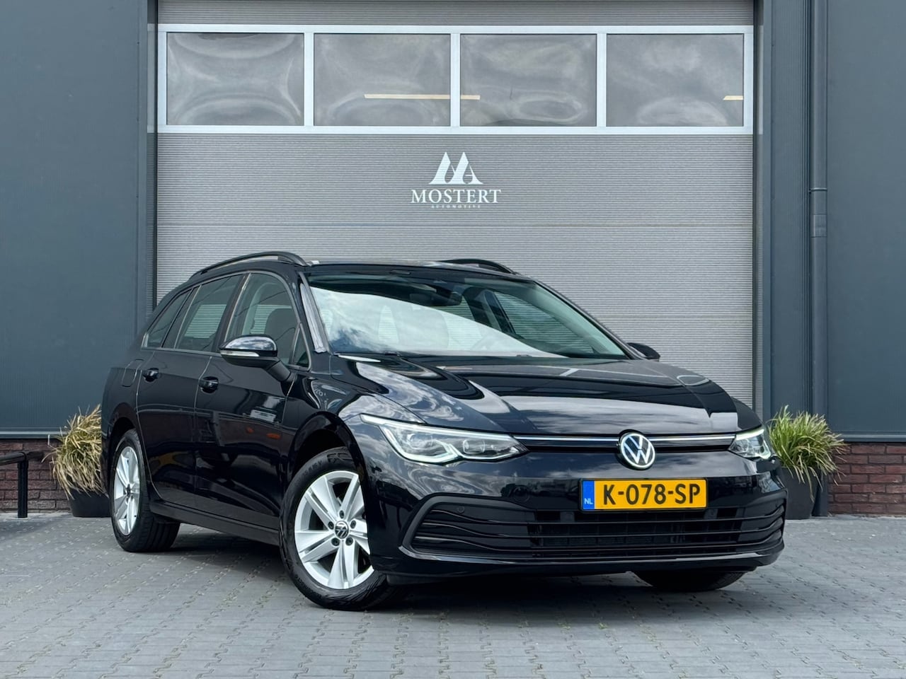Volkswagen Golf Variant - 1.0 eTSI/110pk Life Automaat|2020|Trekhaak|IQ.Light|ACC|Stuurverw.|Carplay|Boekjes|16"LMV - AutoWereld.nl