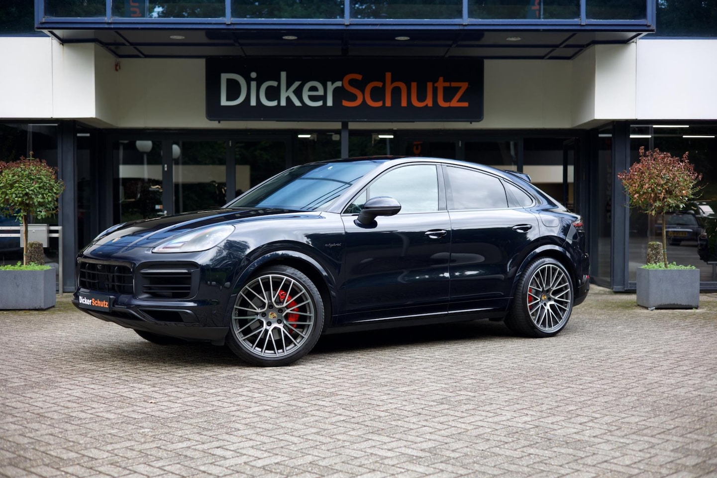Porsche Cayenne Coupé - 3.0 E-Hybrid Platinum Edition | Sportuitlaat | Sportstoelen | Sport Design| Adaptieve Crui - AutoWereld.nl